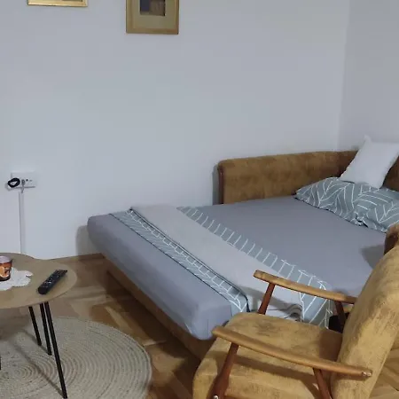 Stan Na Dan Jovana Apartment Šid