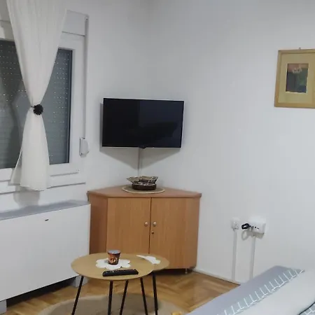Stan Na Dan Jovana Apartment Šid